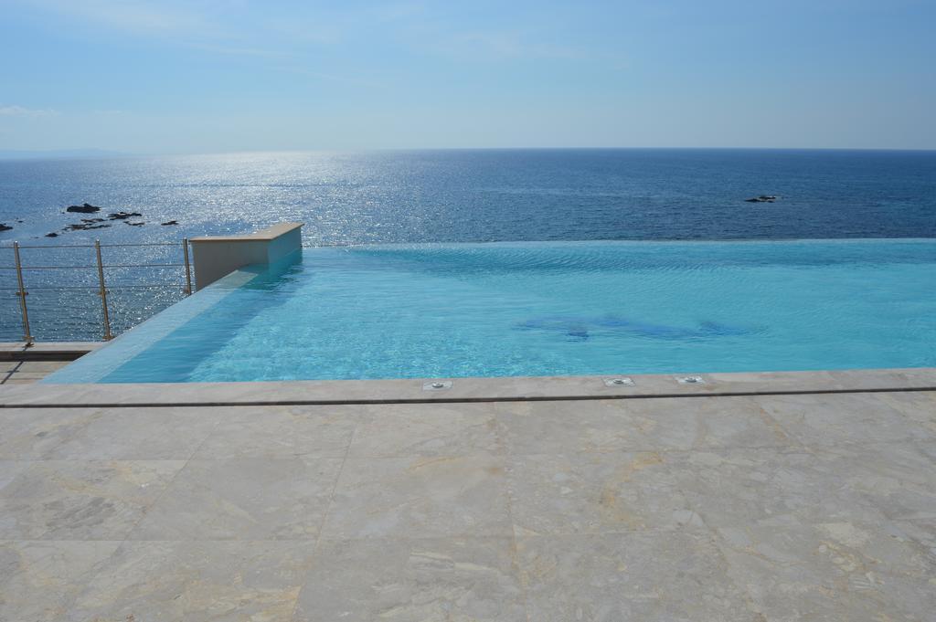 Beach Villa Pantheon Pomos Exterior photo