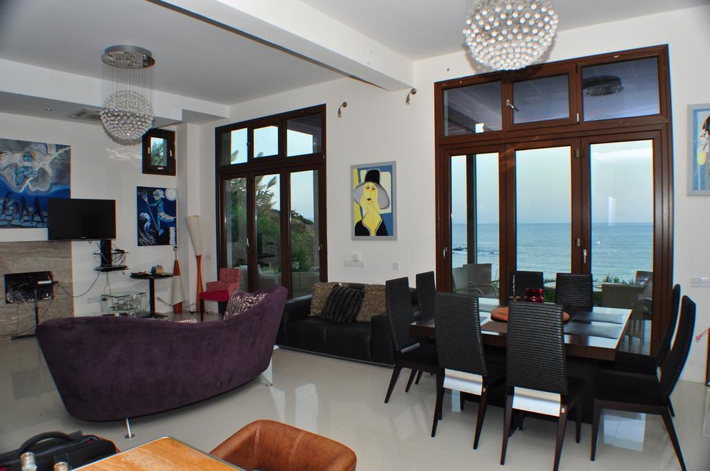 Beach Villa Pantheon Pomos Exterior photo