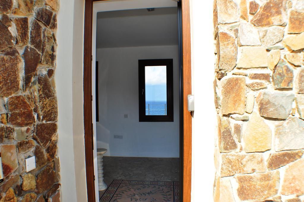 Beach Villa Pantheon Pomos Exterior photo