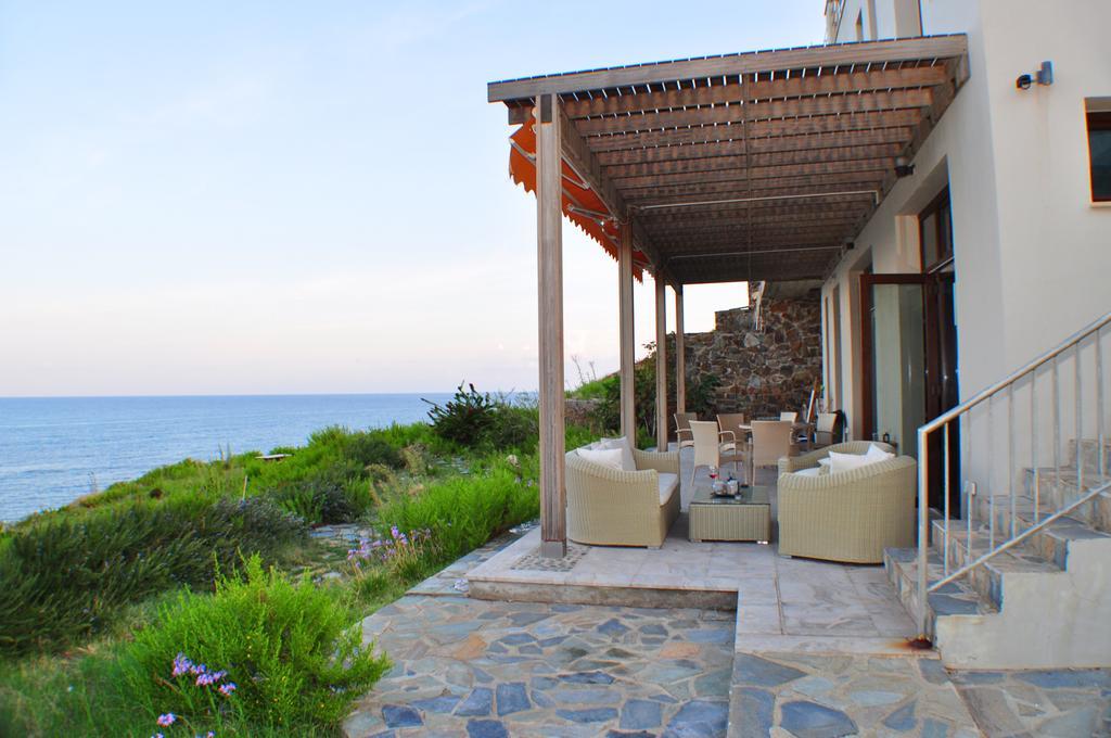 Beach Villa Pantheon Pomos Exterior photo