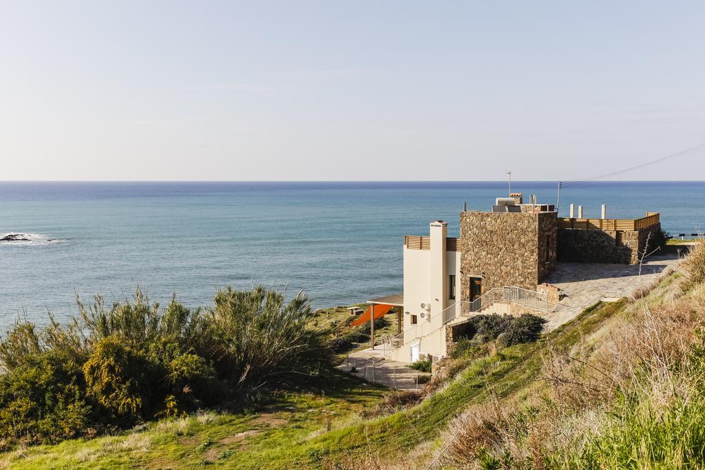 Beach Villa Pantheon Pomos Exterior photo